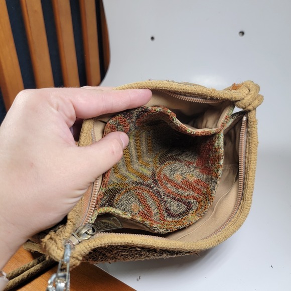 Vintage 1970's Carpet Bags Of America Gold Velvet Shoulder Purse With Ribbon - Picture 9 of 9